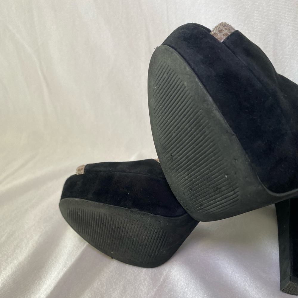 MICHAEL Michael Kors Peep Toe Platform Strappy Heels Black Snakeskin 8.5 - Picture 4 of 8